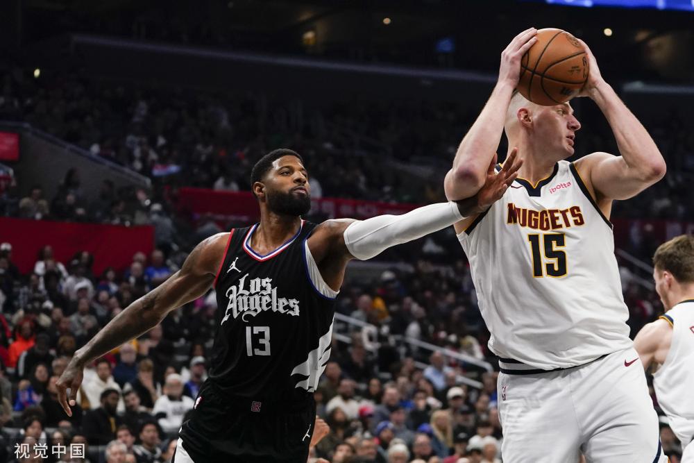 置上表现出 置上表现出