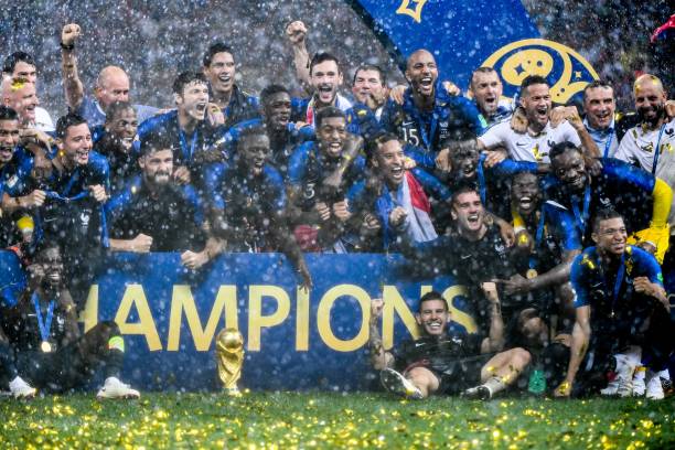 该队的中场 该队的中场